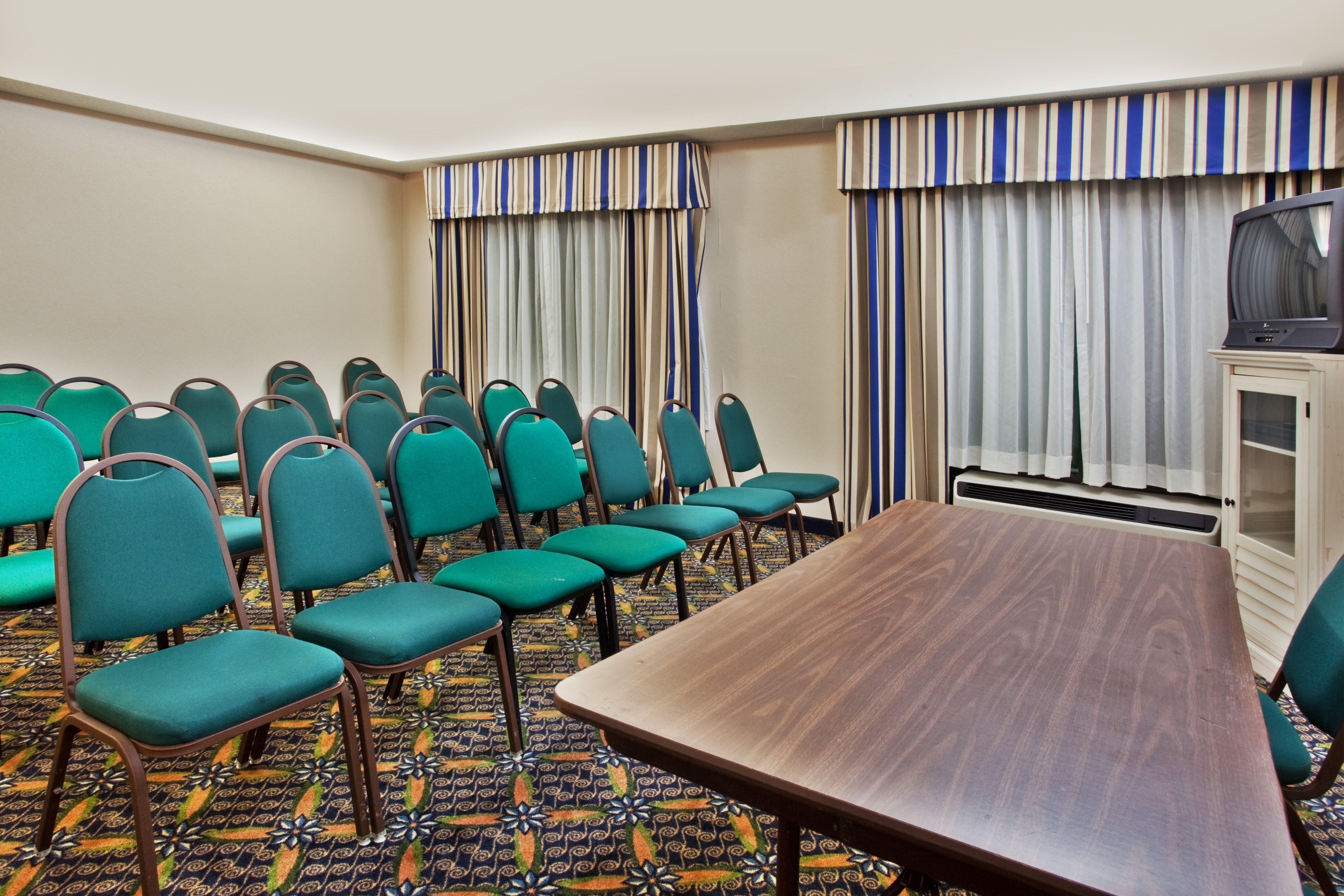 Holiday Inn Express Hotel & Suites Lawrenceville By Ihg Exterior foto