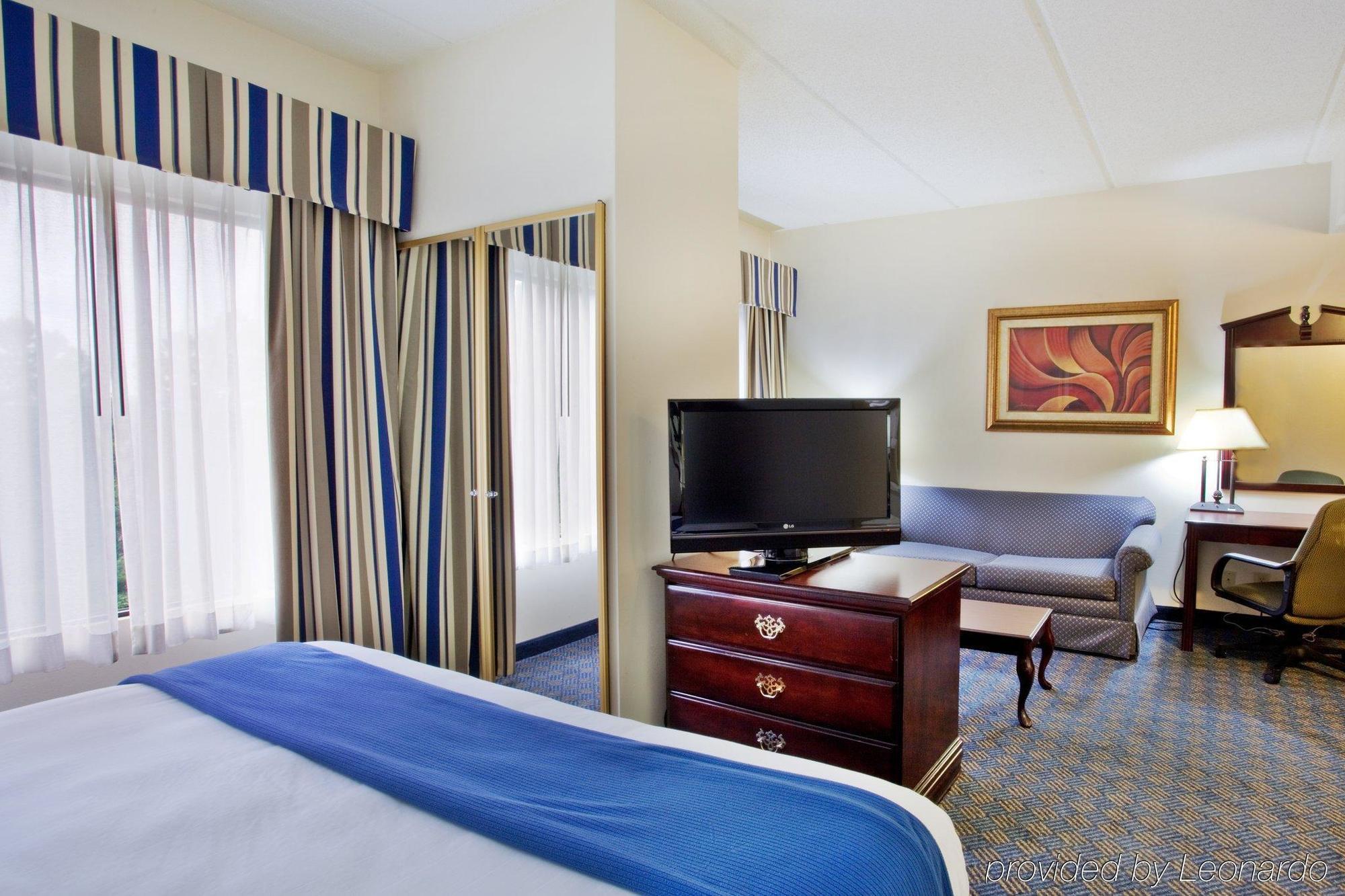 Holiday Inn Express Hotel & Suites Lawrenceville By Ihg Exterior foto